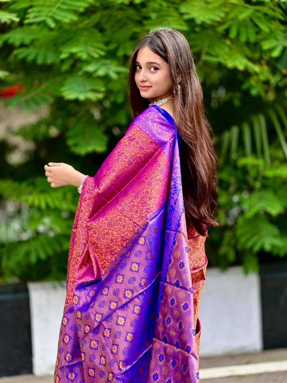 দেশীয় কাঞ্জিভরম শাড়ি ফুল ১৪ হাত - ম্যাচিং ব্লাউজ পিচ (code-13) - Image 2