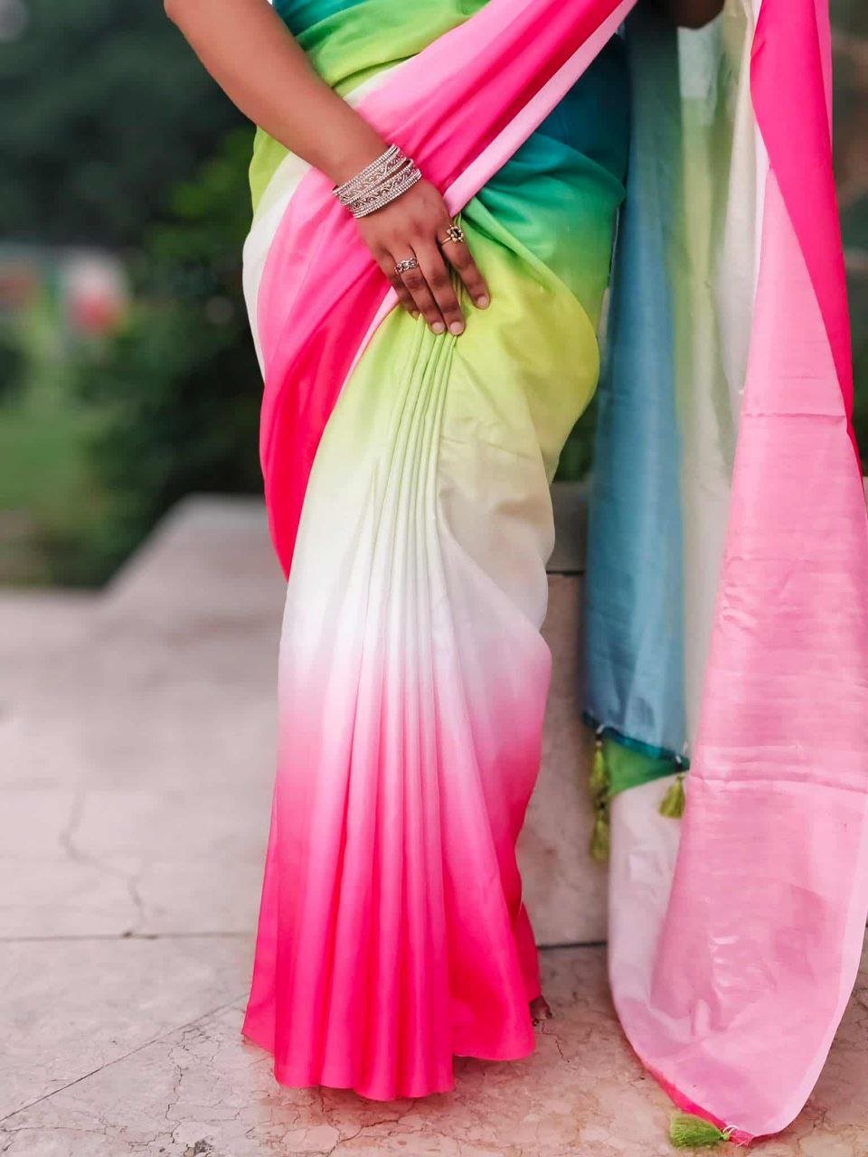 এক্সক্লুসিভ ডিজিটাল প্রিন্ট শাড়ি – সুতার কাজের অনন্য সৌন্দর্য! (code-16) - Image 4