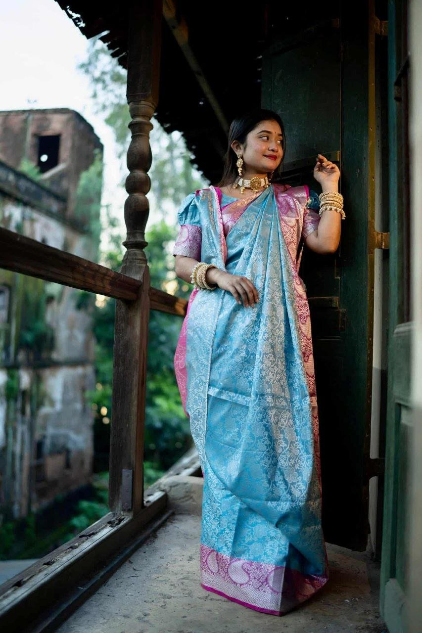 সফট সিল্ক কাঞ্জি কাতান শাড়ি - ম্যাচিং ব্লাউজ পিচ (code-17) - Image 3