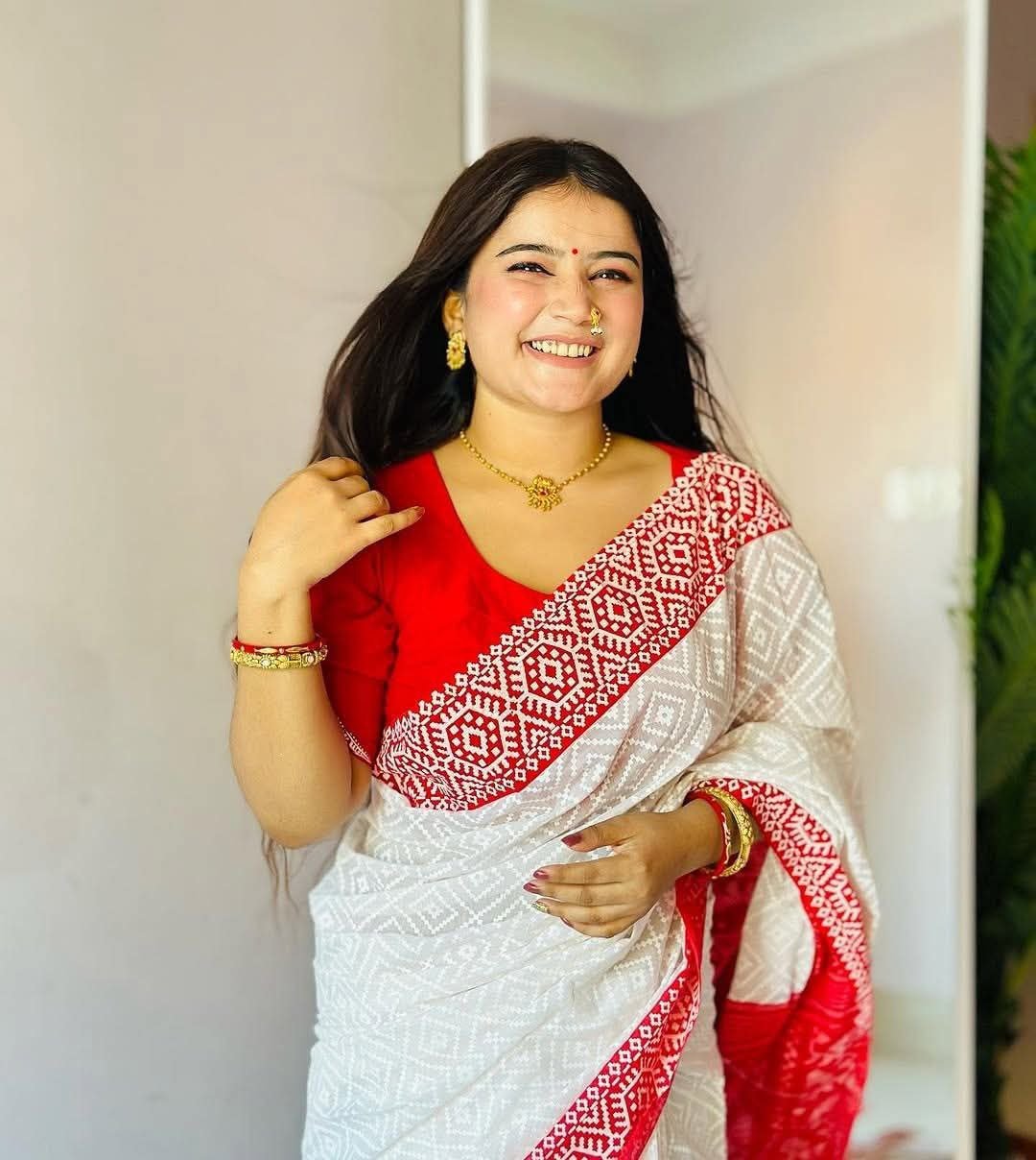 পিওর স্কিন প্রিন্ট শাড়ি + স্টাইল আর কমফোর্ট একসাথে! (code-22) - Image 2