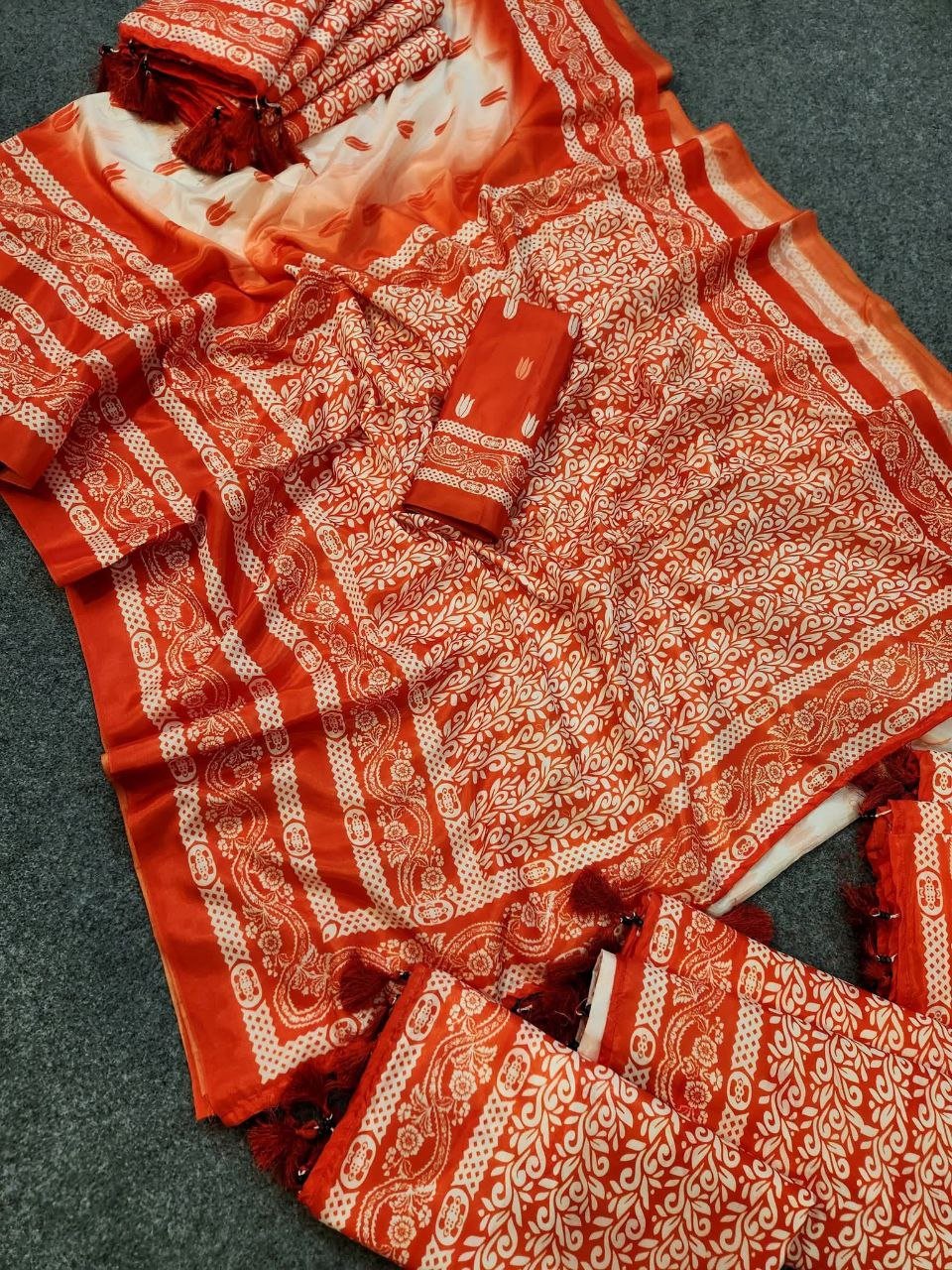 স্পেশাল চান্দেরি সিল্ক শাড়ি + ব্লাউজ পিছ (code-31) - Image 6