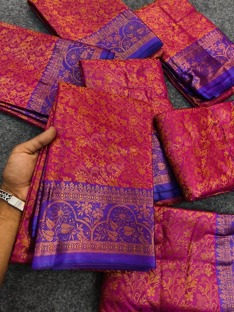 কালার কন্টাস্ট কাঞ্চি কাতান শাড়ি + ব্লাউজ পিছ (code-37) - Image 5